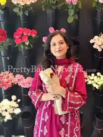 Housewife Farida For Premium Escort Services in Hotel Marine Plaza