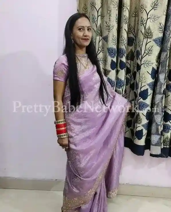 Pallavi Aunty—Housewife Escort for Wildest Sex in Kurla