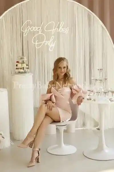 Slim Ukrainian Escort Girl Daryna For Short or Long Sex Meetups